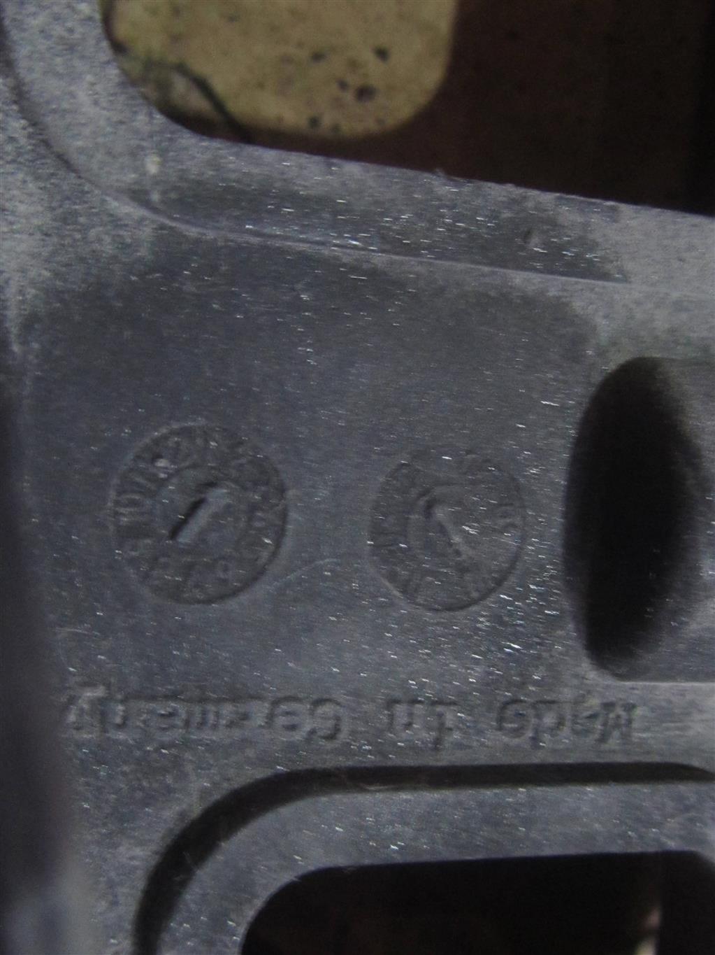 Кронштейн для Mercedes Actros A 9438111414