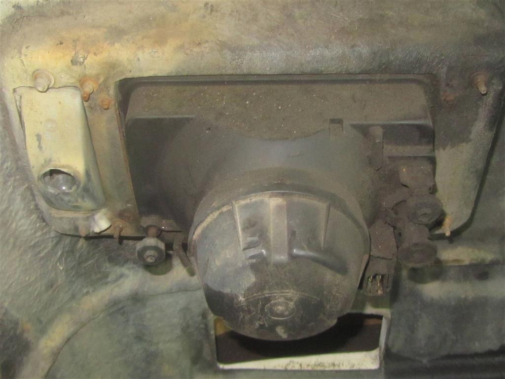 Фара левая для МАЗ 5440 3413711010