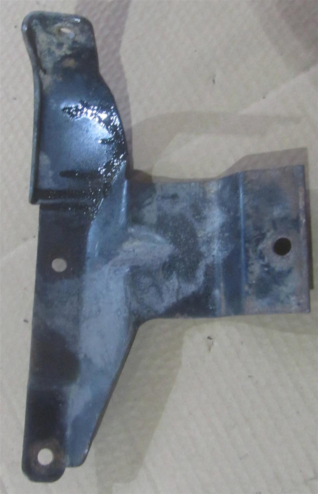 Кронштейн крепления бампера для Mercedes Atego A 9738800214