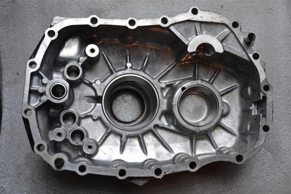 Корпус КПП (колокол) для МАЗ 4370 1300401093