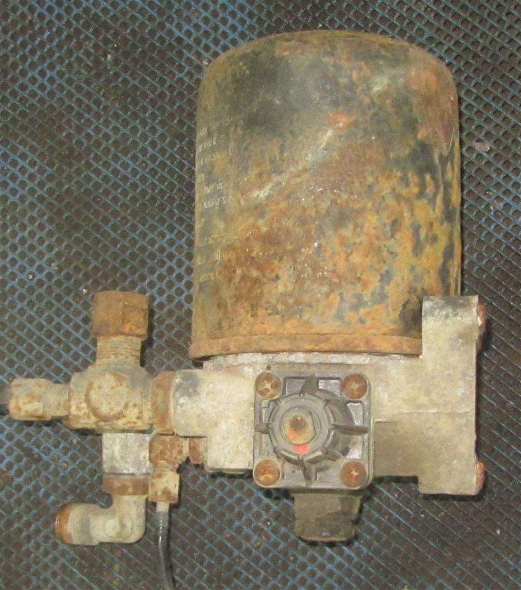 Кран регулятор давления осушитель тормозной системы для МАЗ 5440 4324101027