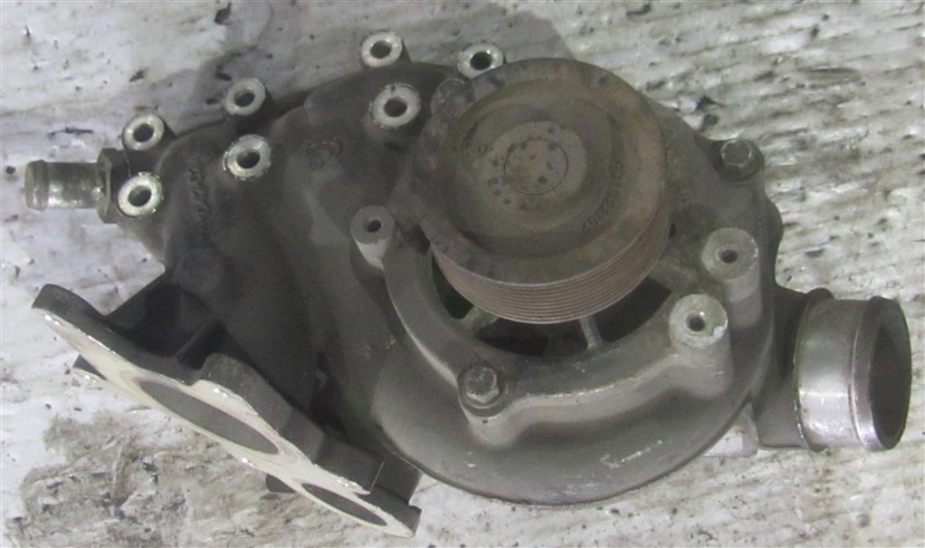 Насос водяной (помпа) для DAF Xf 105  1742258