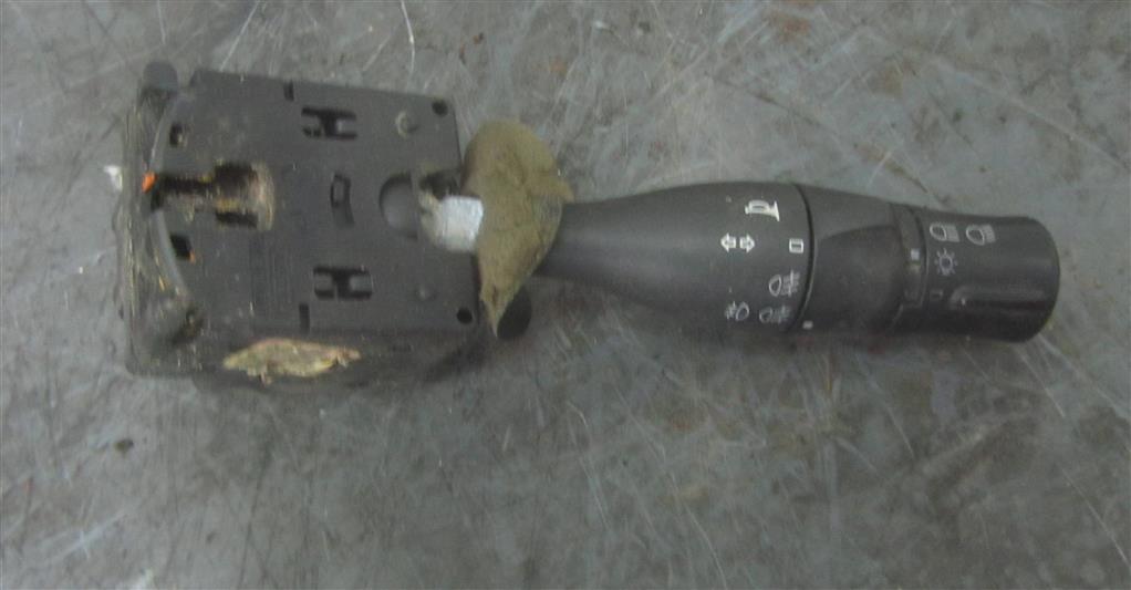 Переключатель подрулевой (стрекоза) для Renault Premium DXI 5010589561