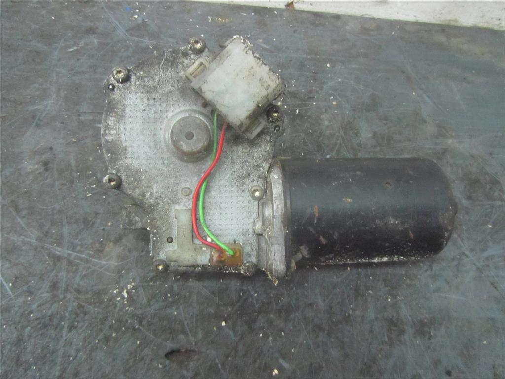 Моторчик стеклоочистителя передний для Renault Magnum Etech 5010441051