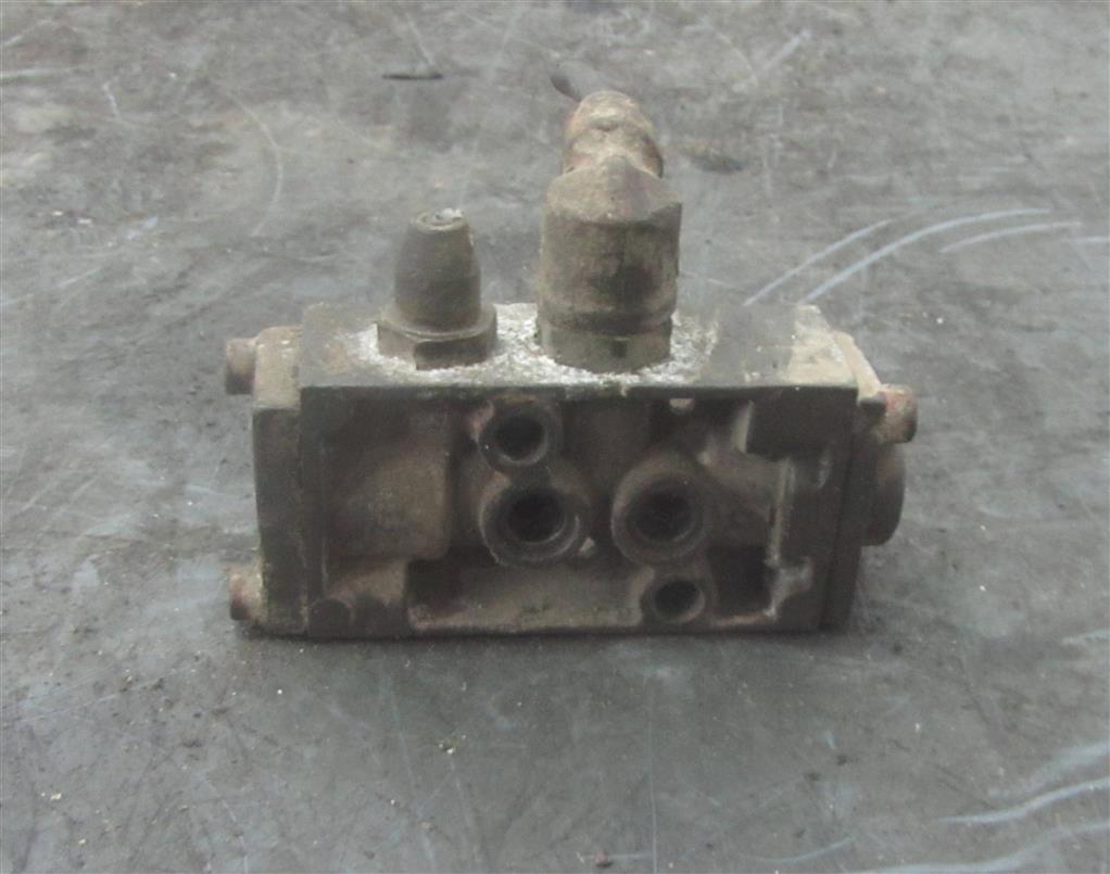 Клапан воздушный для Iveco EuroTech 7421318366