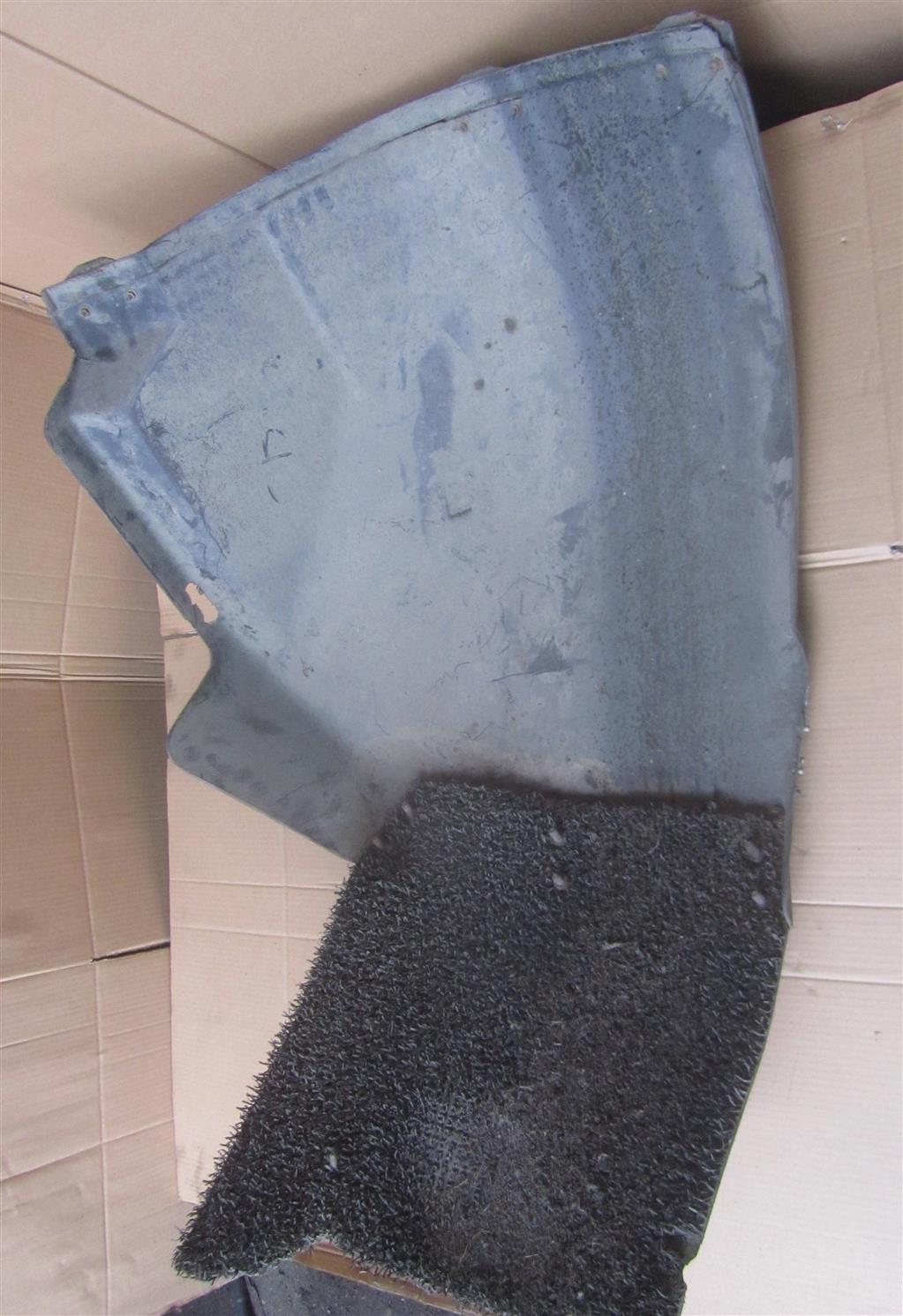 Брызгозащита кабины левая для Renault Magnum Etech 5000938545