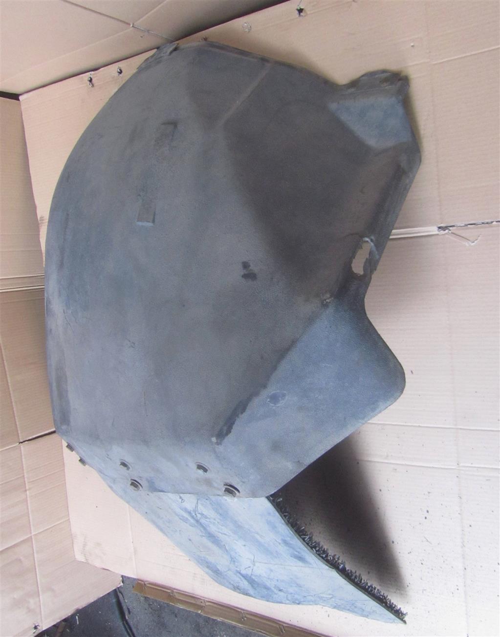 Брызгозащита кабины левая для Renault Magnum Etech 5000938545