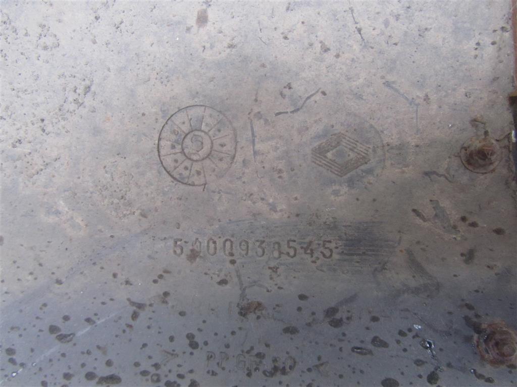 Брызгозащита кабины левая для Renault Magnum Etech 5000938545