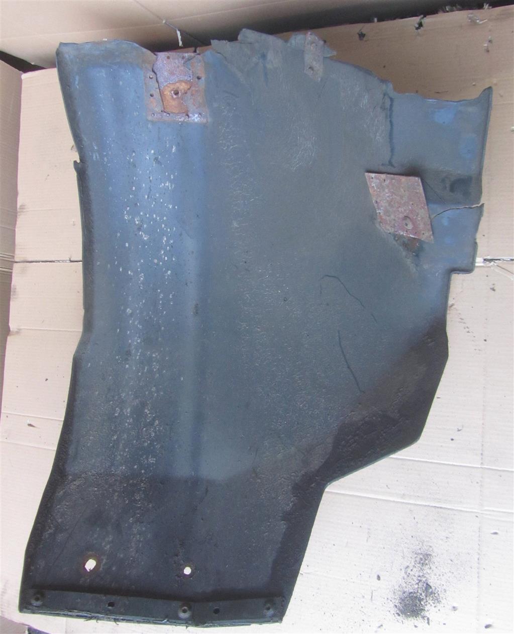 Брызгозащита кабины левая для Renault Magnum Etech 5000938543