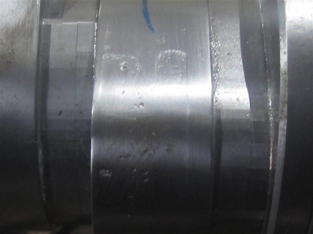 Распредвал для DAF Xf 105  1687747