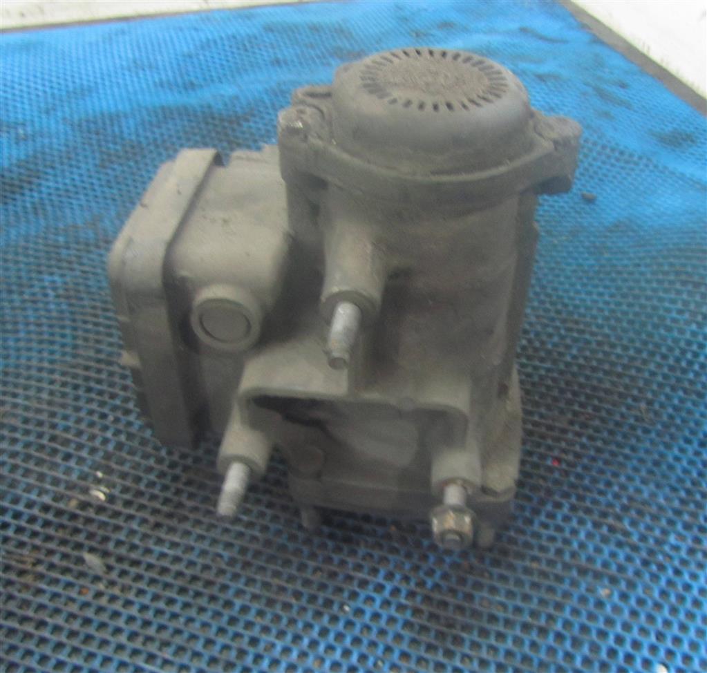 Кран управления тормозами прицепа для Mercedes Actros A0014311013