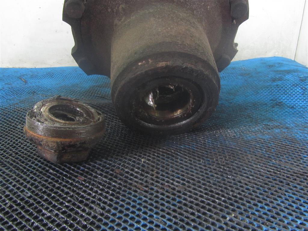 Ступица передняя для Mercedes 1317 A 677 334 01 01