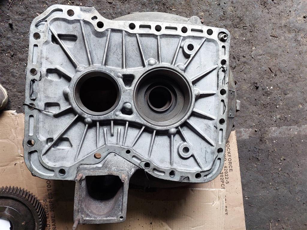 Корпус КПП (колокол) для Volvo FH13 1069840