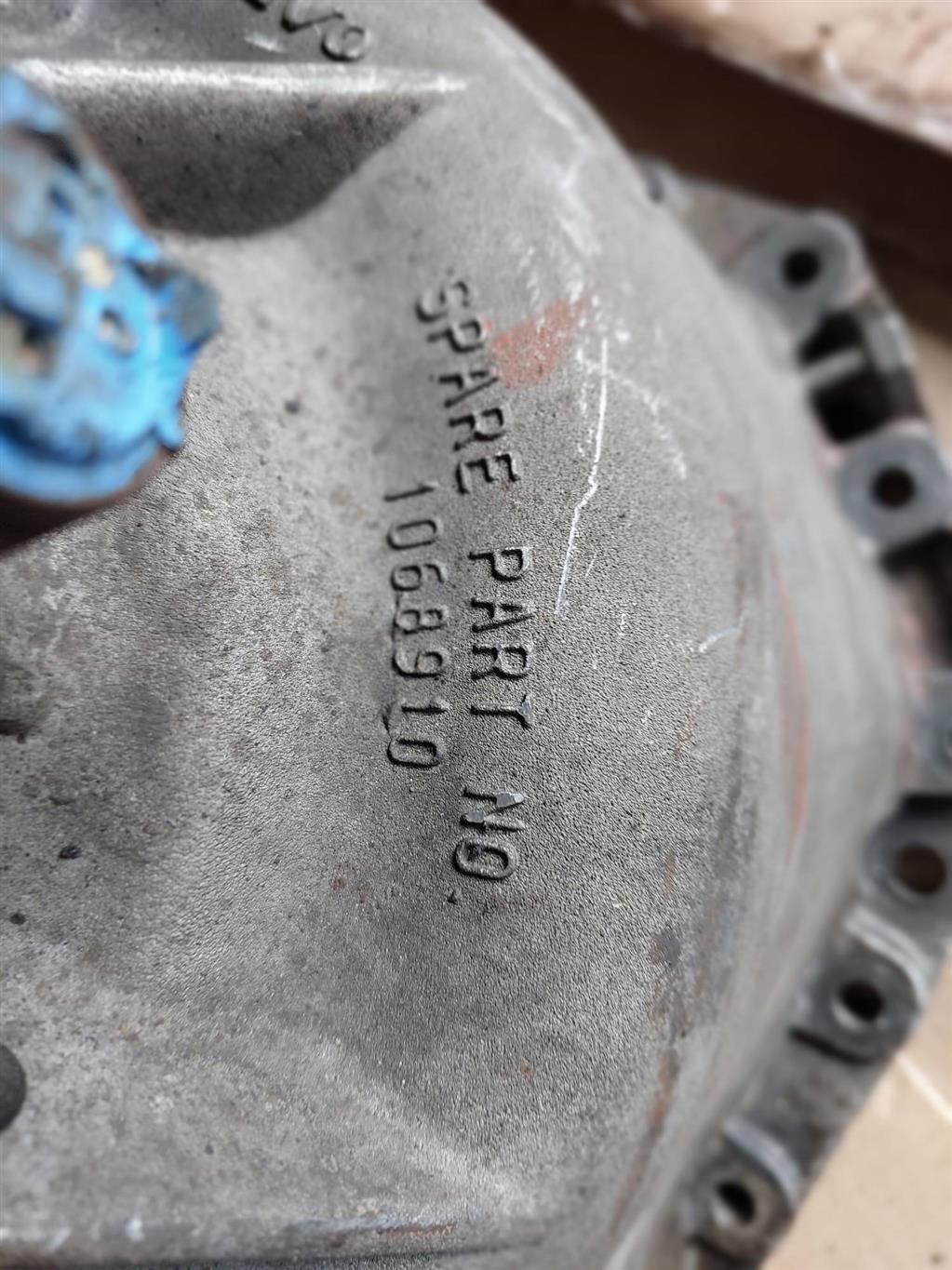 Корпус КПП (колокол) для Volvo FH12 10689106