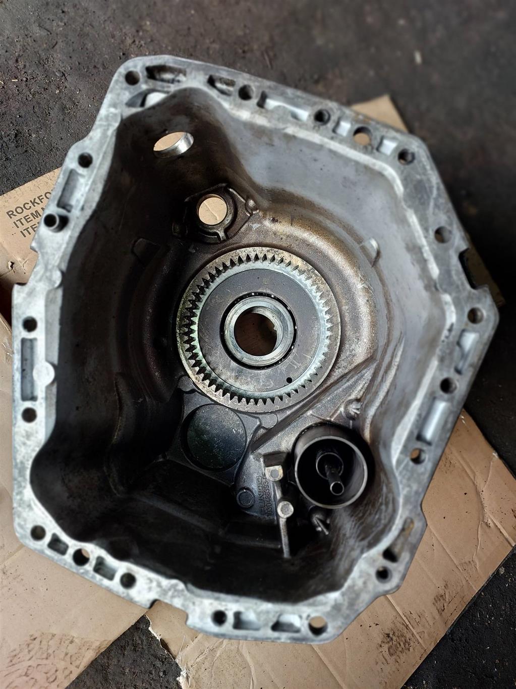 Корпус КПП (колокол) для Volvo FH12 10689106