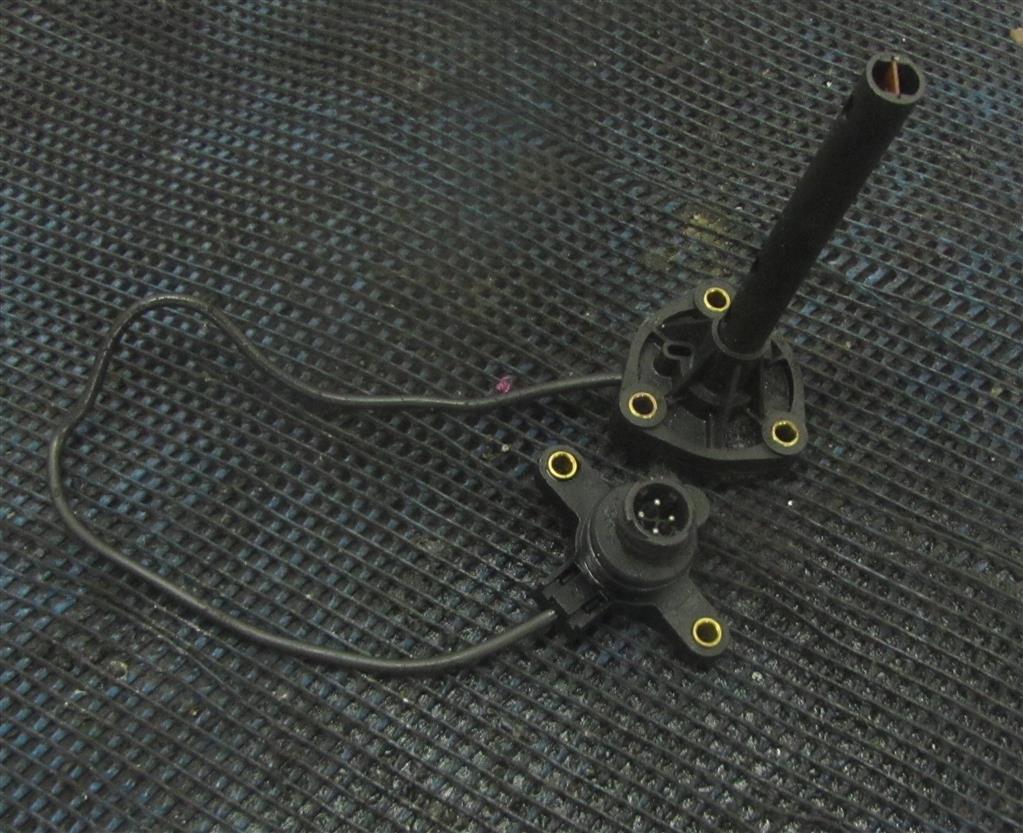 Датчик уровня масла для Renault Premium DXI 22022794