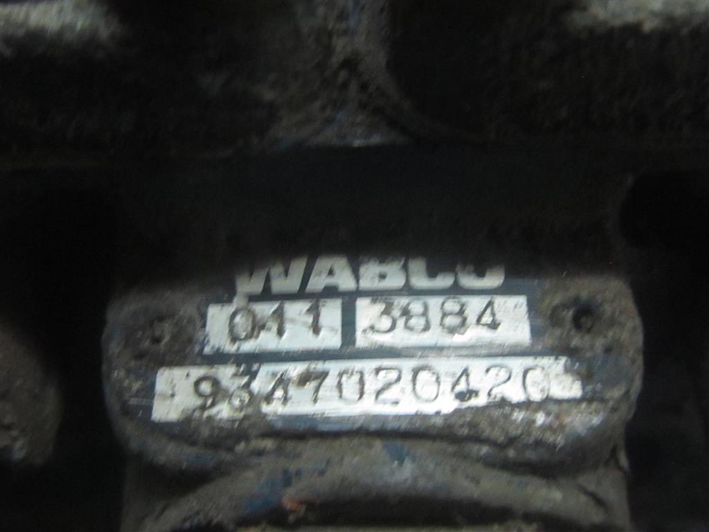 Клапан защитный 4-х контурный для Volvo F 9347020420
