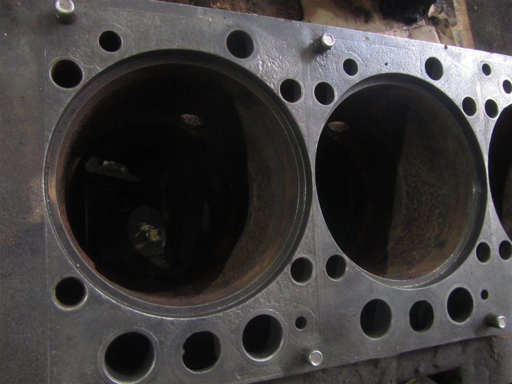 Блок цилиндров для Mercedes Axor A4600110201