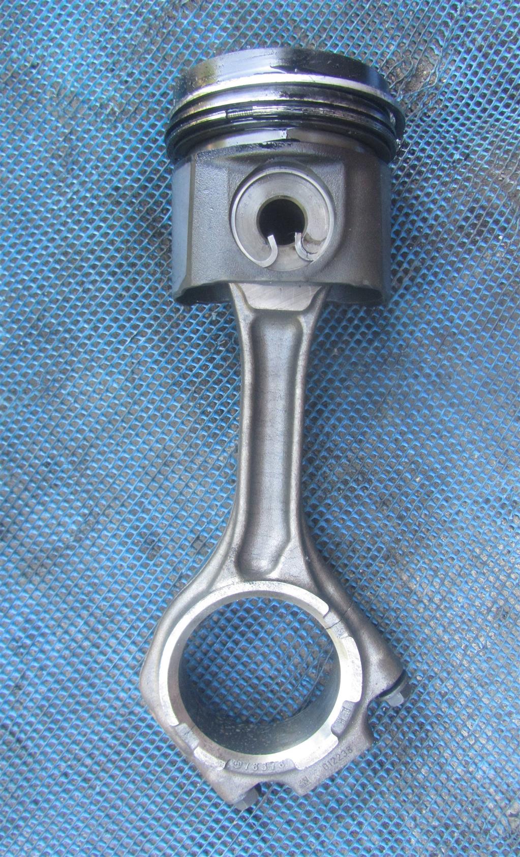 Поршень для DAF Xf 105  1736766