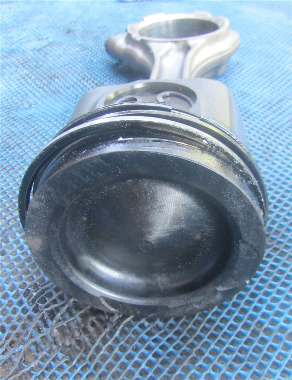 Поршень для DAF Xf 105  1736766