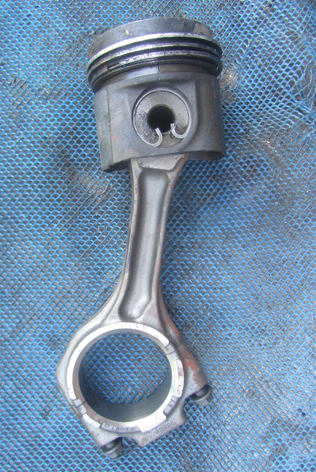 Поршень для DAF Xf 105  1736766