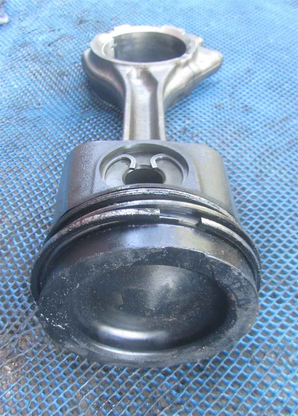 Поршень для DAF Xf 105  1736766