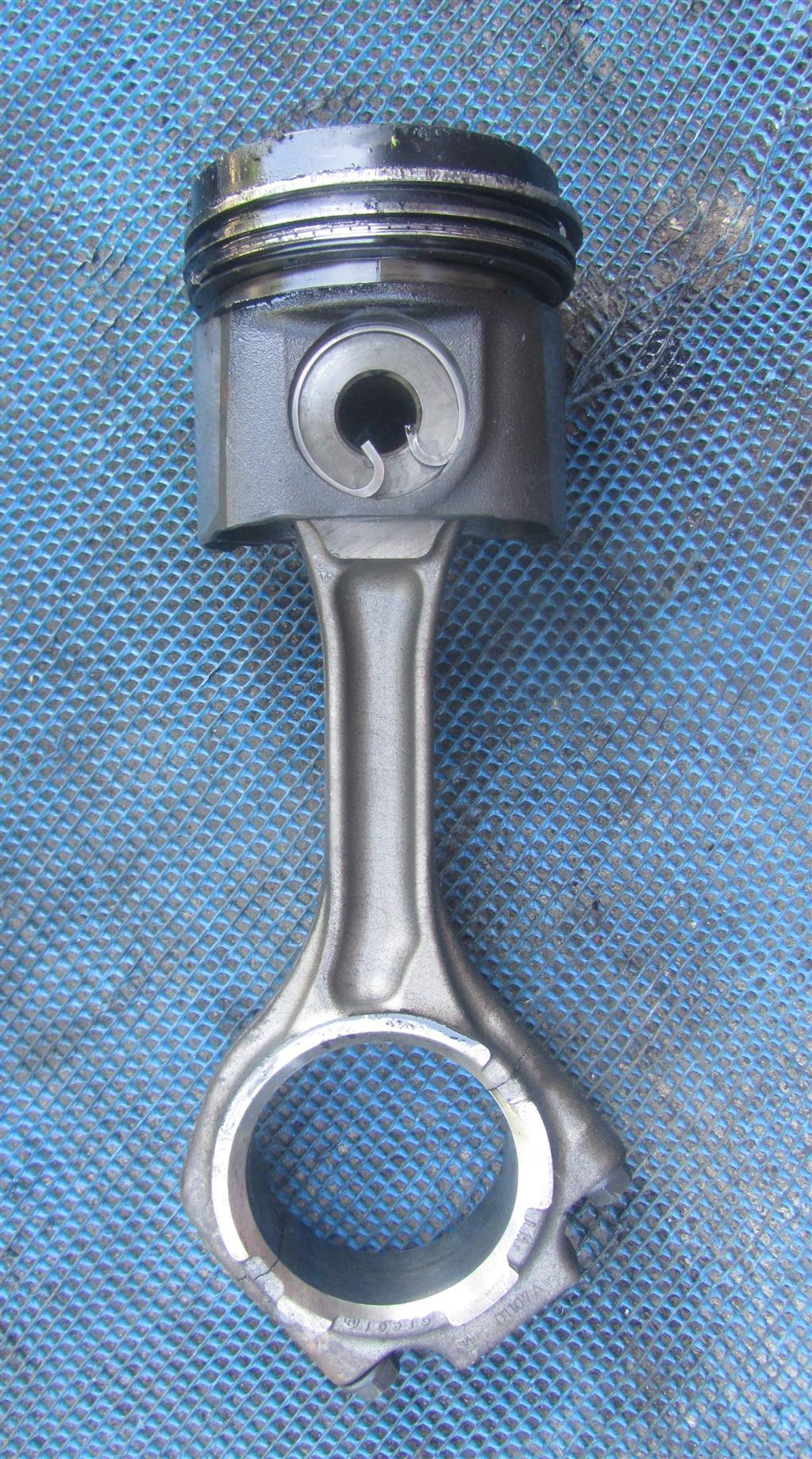 Поршень для DAF Xf 105  1736766