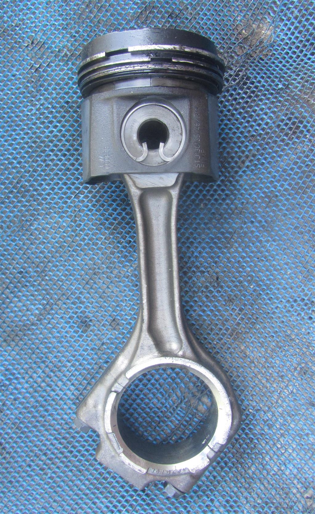 Поршень для DAF Xf 105  1736766