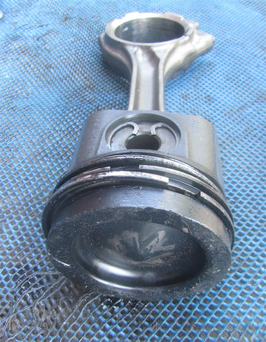 Поршень для DAF Xf 105  1736766