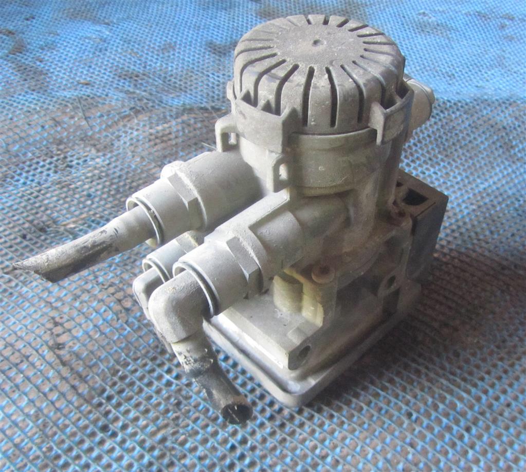 Кран модулятор тормозов передний ebs для Renault Magnum DXI 20828237