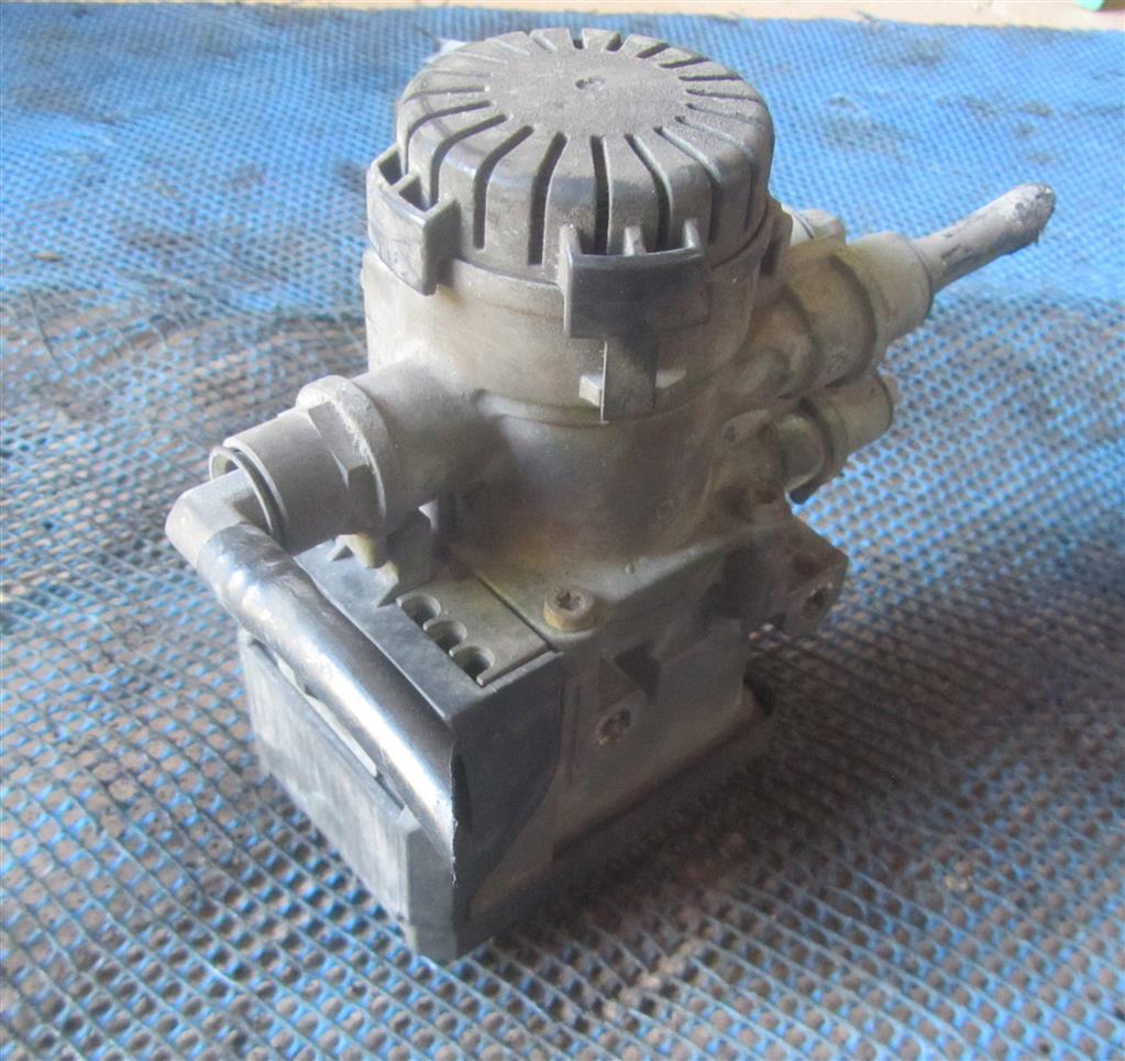 Кран модулятор тормозов передний ebs для Renault Magnum DXI 20828237