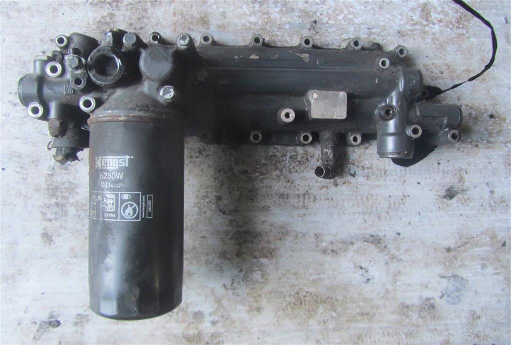 Корпус масляного фильтра для Iveco EuroStar 504013565