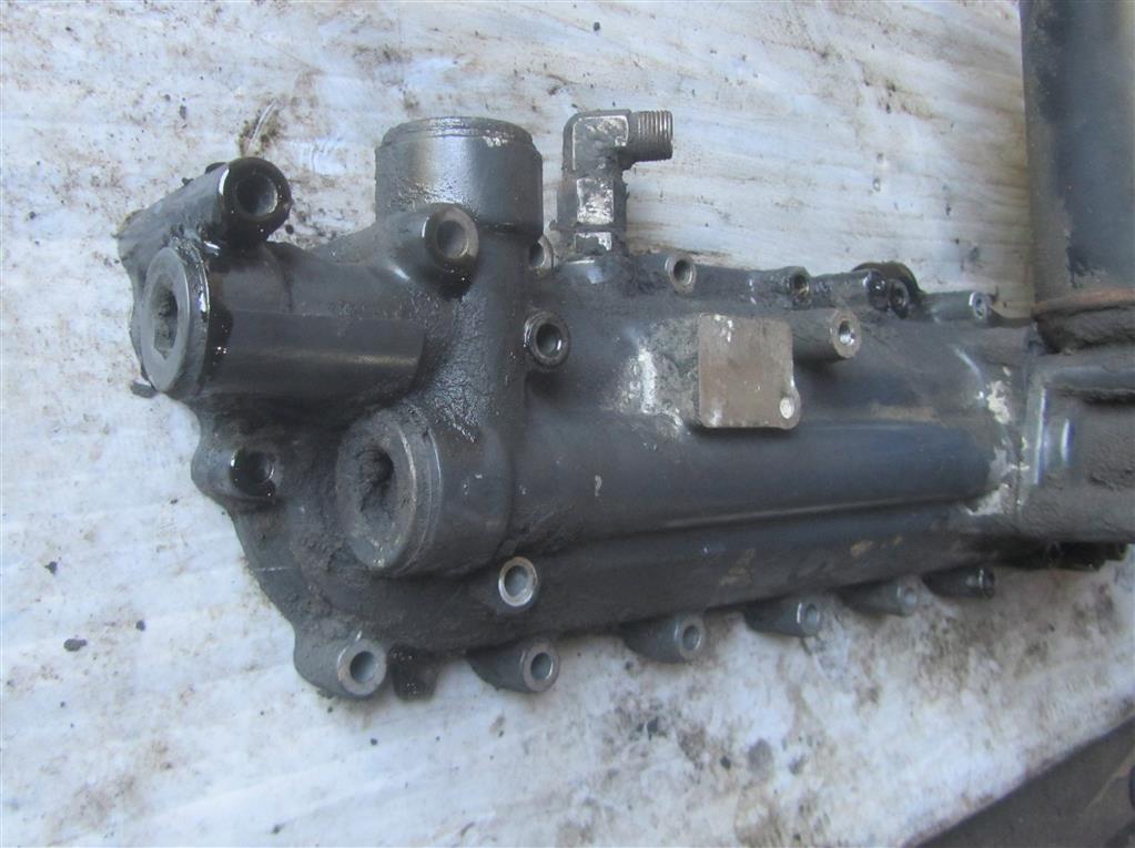 Корпус масляного фильтра для Iveco EuroStar 504013565