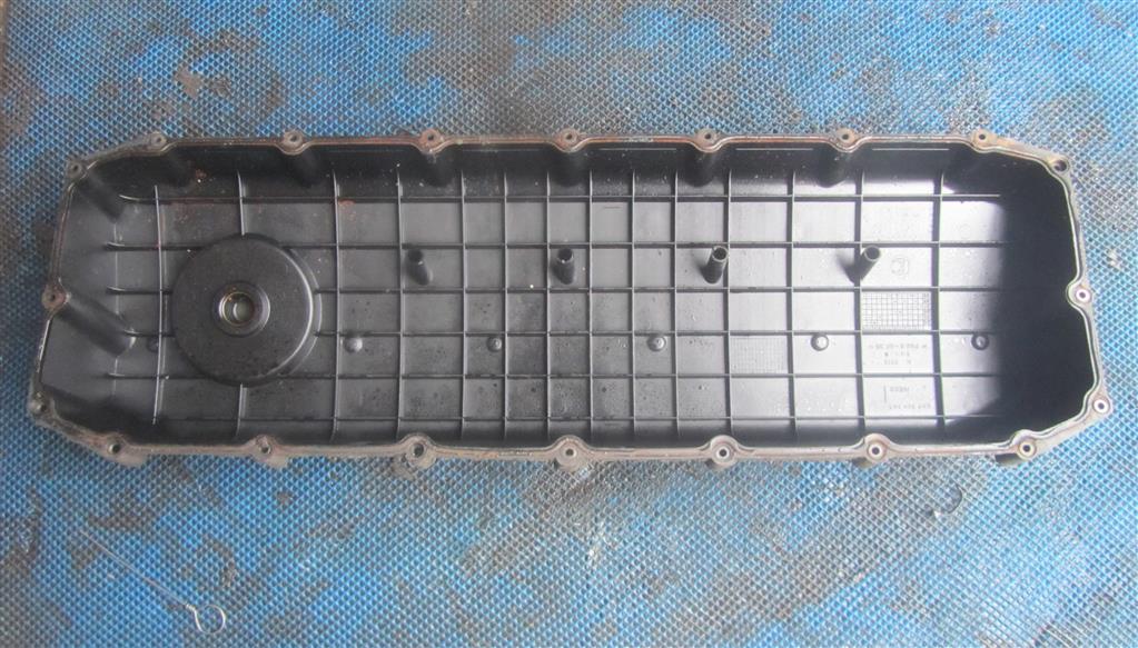 Крышка головки блока (клапанная) для Iveco EuroStar 500354345