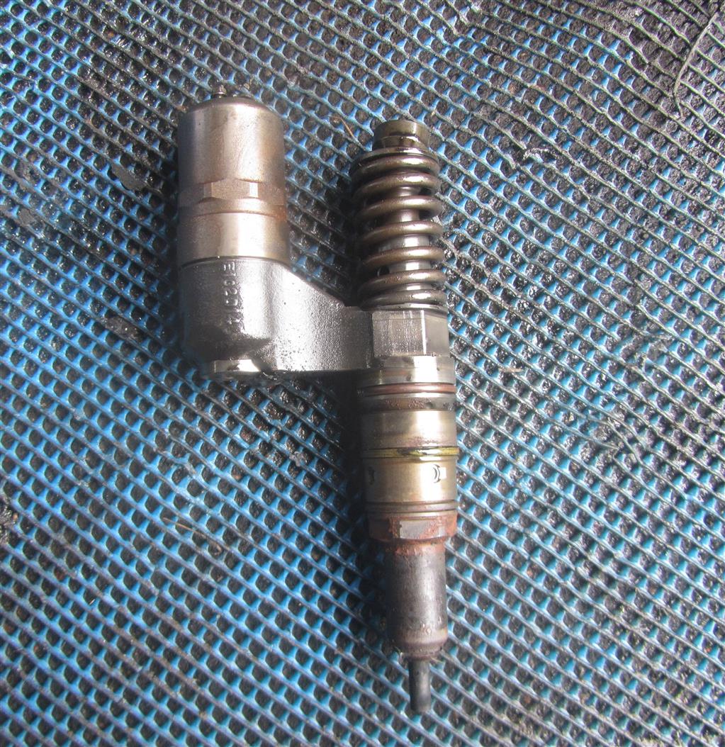 Форсунка дизельная электрическая для Iveco EuroStar 500380884
