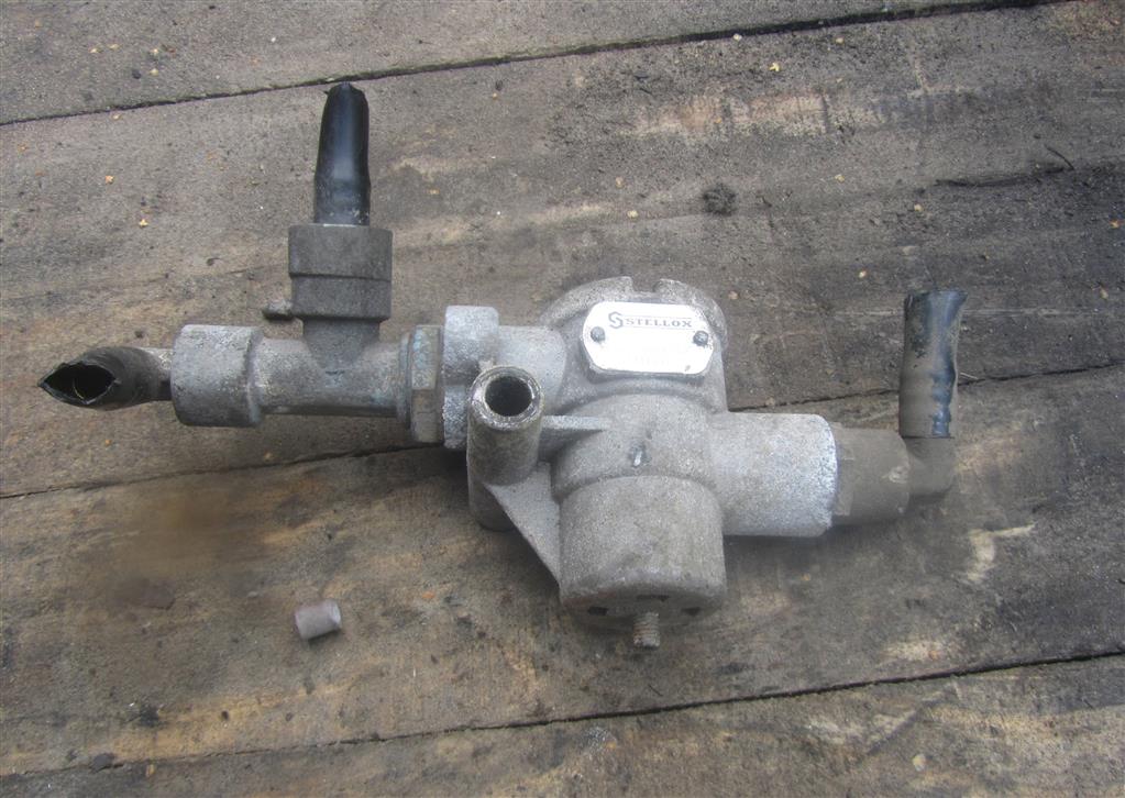 Клапан ограничения давления для Renault Premium Dci 5010260893