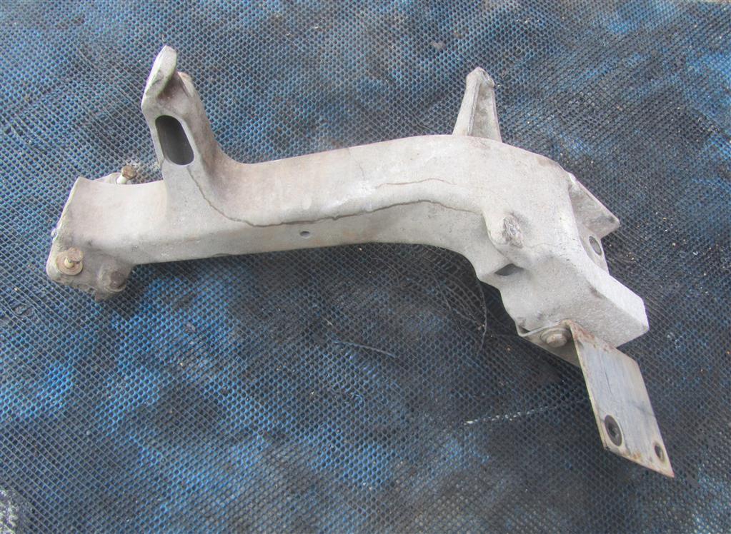 Кронштейн крепления бампера для Renault Premium Dci 5600201629