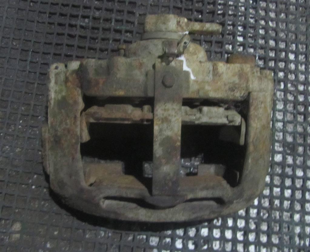 Суппорт передний левый для Renault Magnum МАСК 5010260004