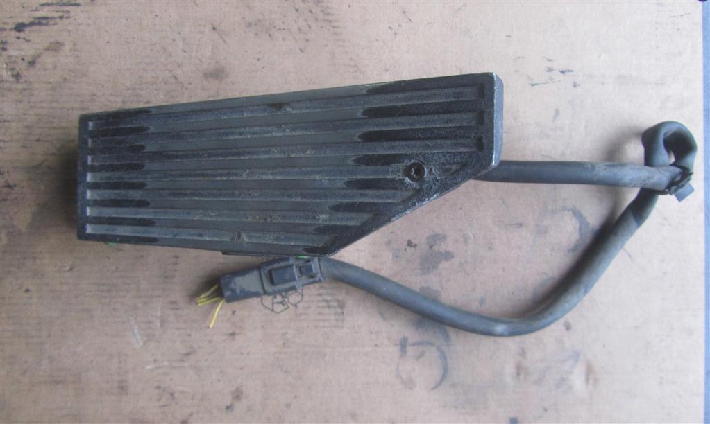 Педаль газа для Renault Magnum DXI 7421111164