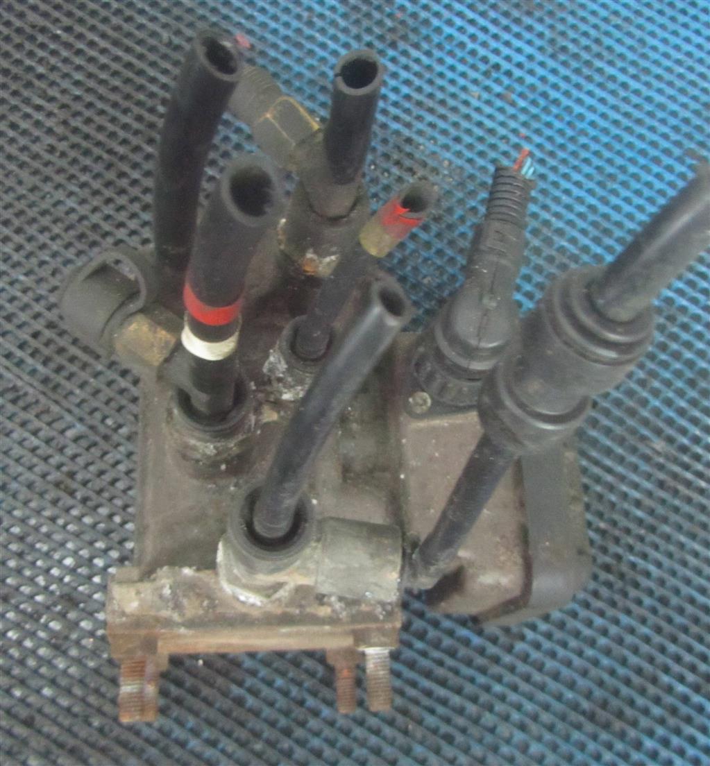 Кран управления тормозами прицепа для Renault Magnum DXI 5010612854