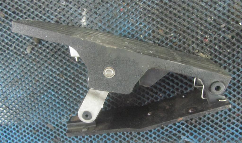 Педаль газа для Renault Magnum DXI 7484557546