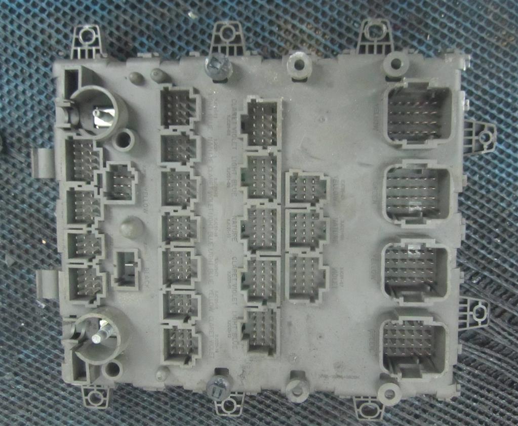 Блок предохранителей для Renault Premium DXI 7421079590