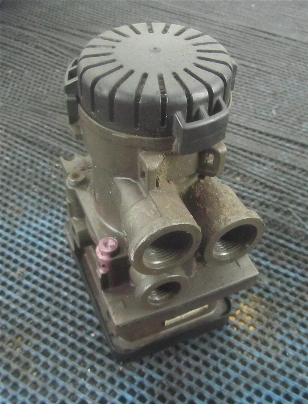 Кран модулятор тормозов передний ebs для Renault Magnum DXI 20828237