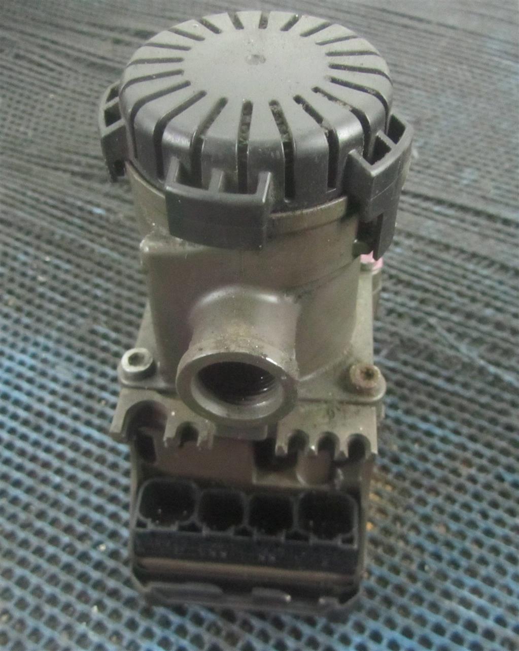 Кран модулятор тормозов передний ebs для Renault Magnum DXI 20828237