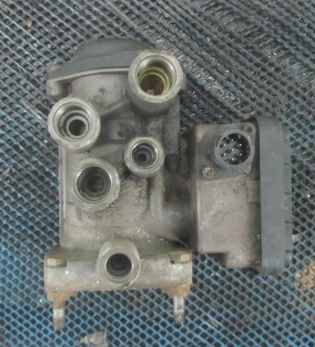 Кран управления тормозами прицепа для Renault Premium DXI 5010612854
