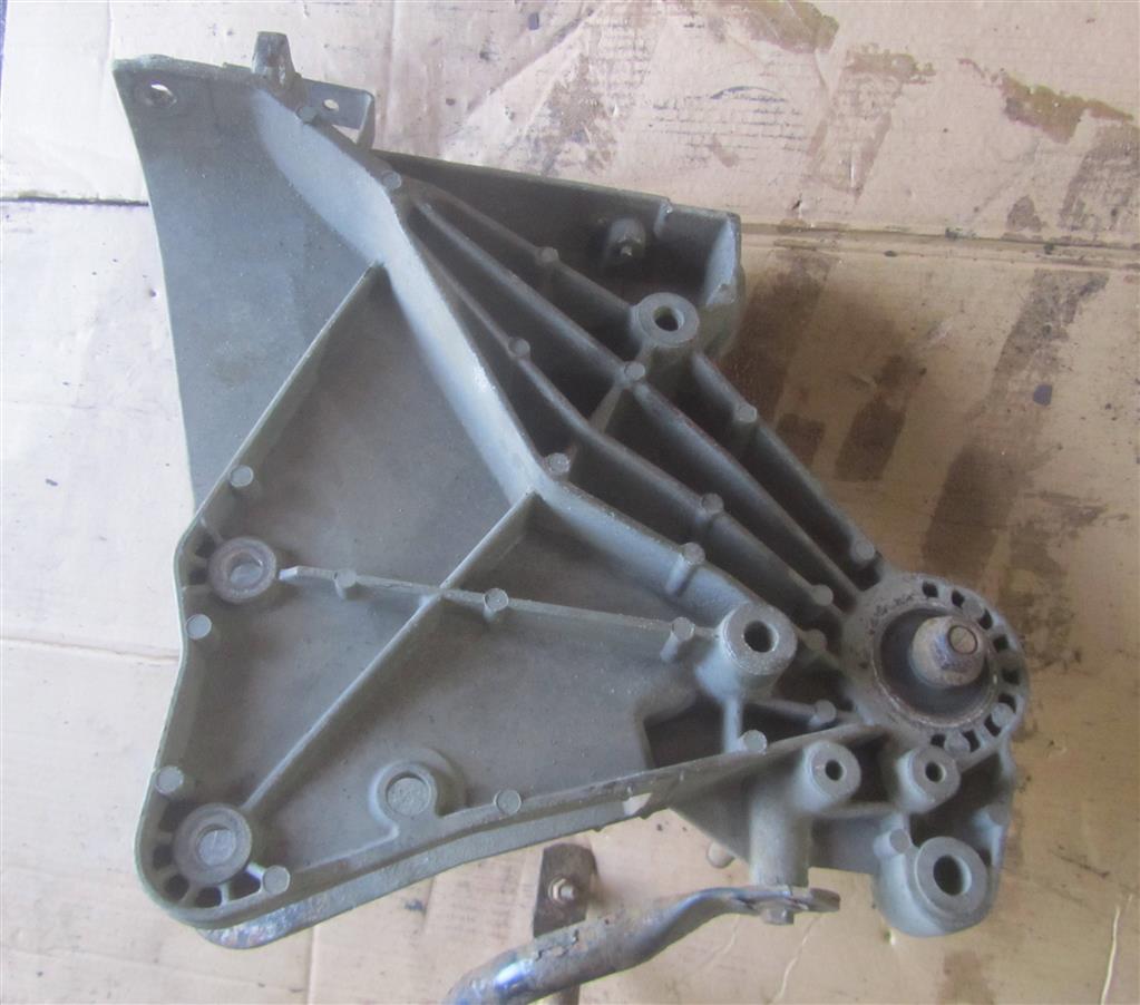 Кронштейн кабины передний для Renault Premium DXI 5010228905