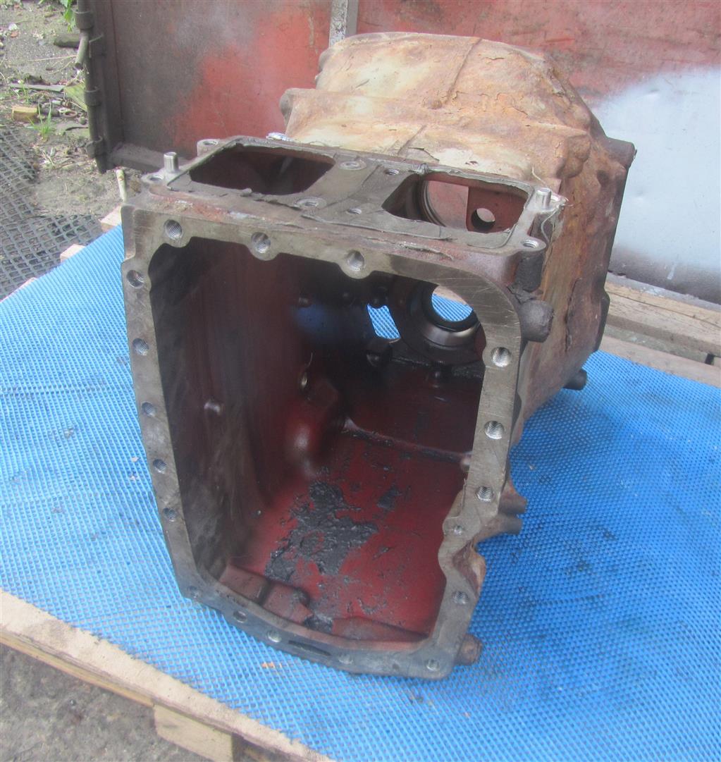 Корпус КПП (колокол) для Volvo FH13 21084096