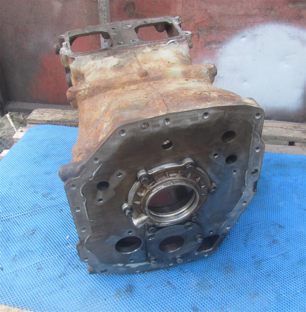 Корпус КПП (колокол) для Volvo FH13 21084096