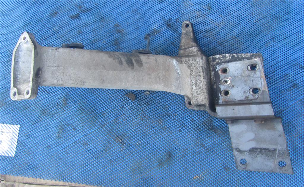 Кронштейн крепления бампера для Renault Premium Dci 5010367747