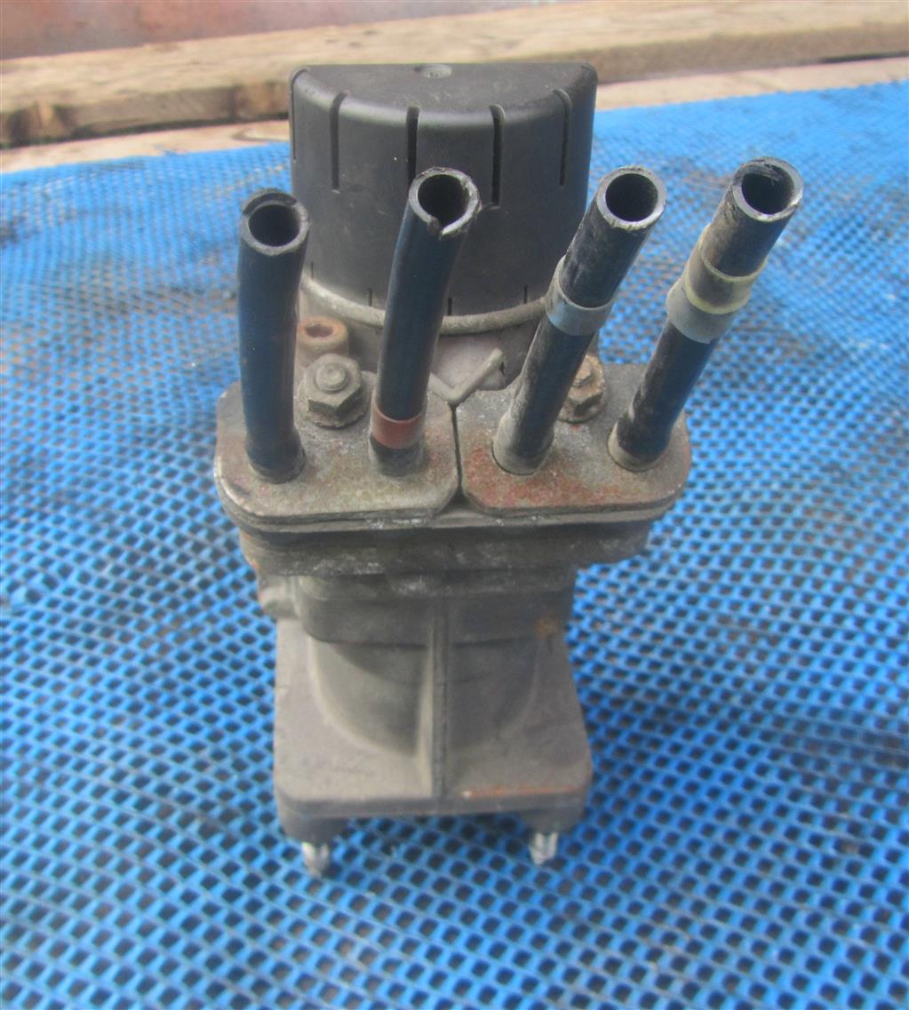 Кран главный тормозной для Renault Magnum DXI 5010633320